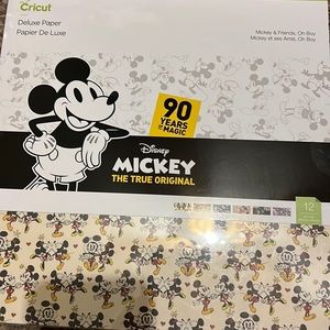 Cricut Deluxe Paper Mickey and Friends, Oh Boy